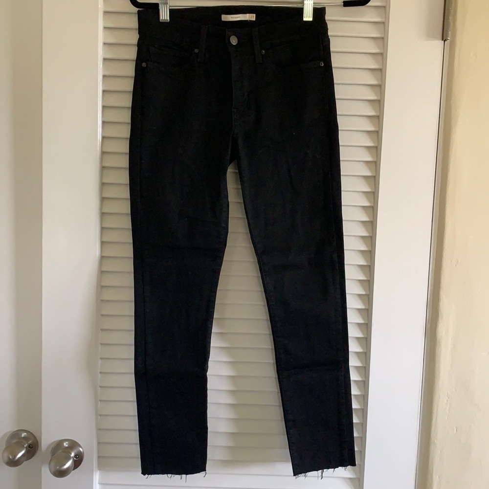 Levi’s 711 Skinny Jeans